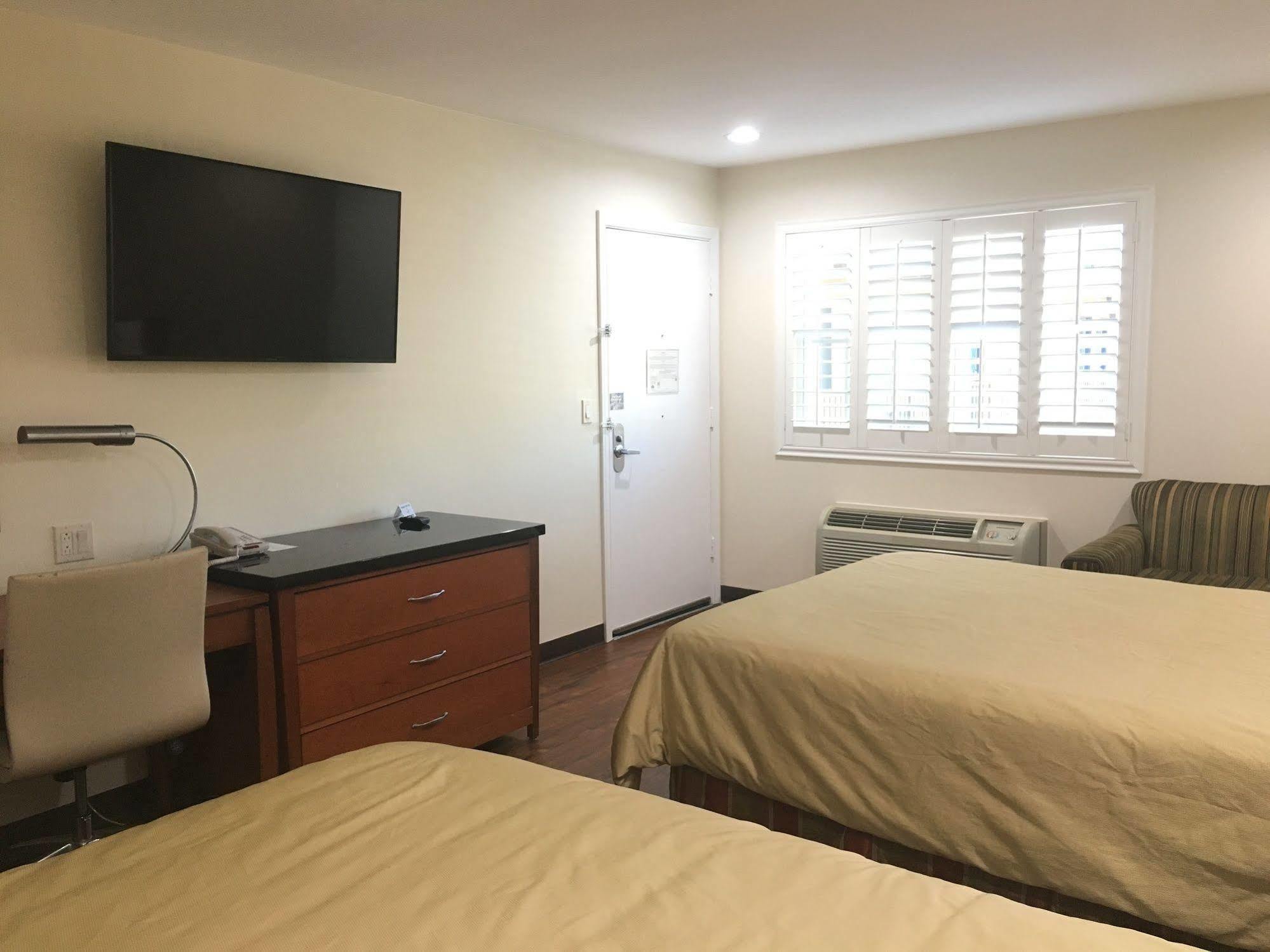 Simply Home Inn & Suites - Riverside Buitenkant foto